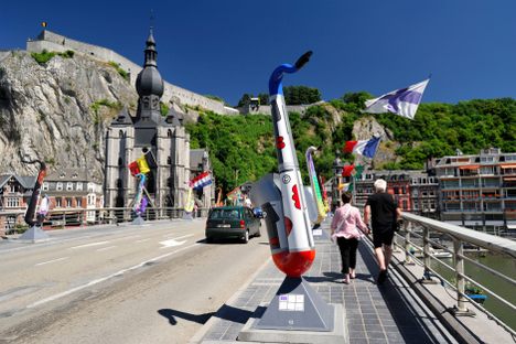 The Charles de Gaulle Saxophone Bridge