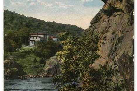 Vintage postcard view of the Old Man of the Dalles