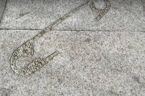 The Safety Pin of Plaza de Pontejos