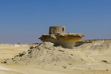 Bir Zekreet, and one of the film location structures.