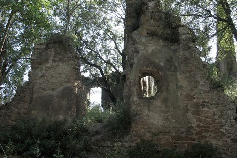 A building ruin