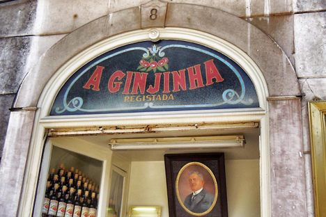 The small storefront of A Ginjinha.