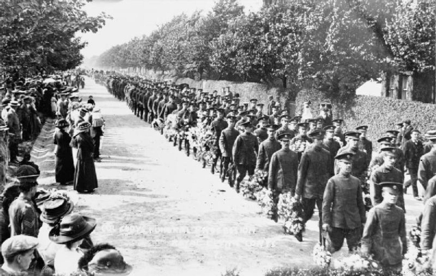 Cody's funeral procession in the U.K., 1913. He was given full military honors, despite not actually being in the military.