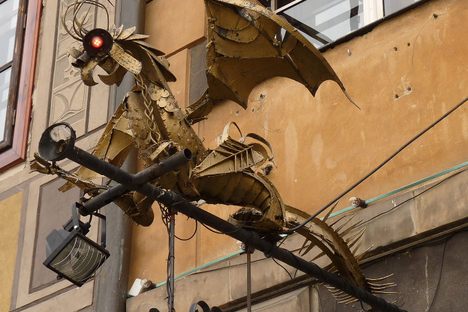The basilisk statue outside Bazyliszek Restaurant.