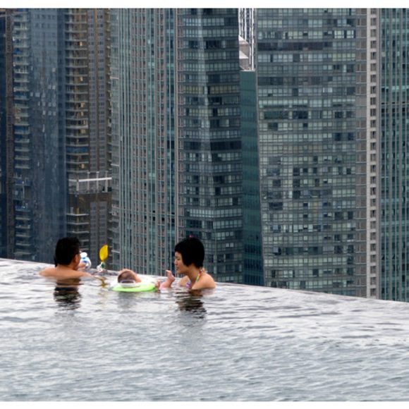 ristet brød Fordeling slave Singapore's Rooftop Pool – Singapore - Atlas Obscura