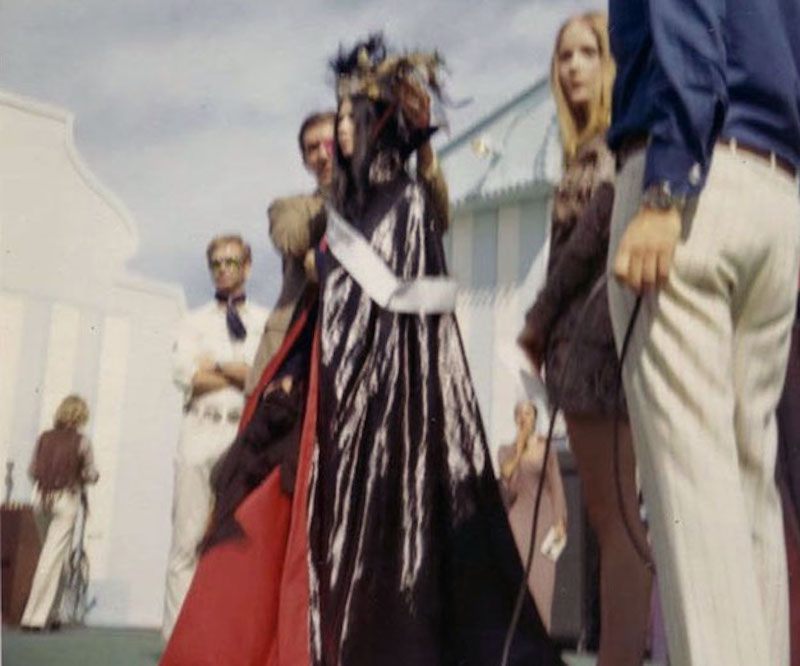 Actor Jonathan Frid crowns Christine Domaniecki at the New Jersey regional competition for Miss American Vampire.