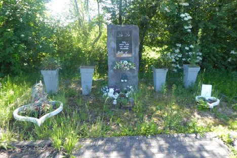The memorial of Julie and Mélissa