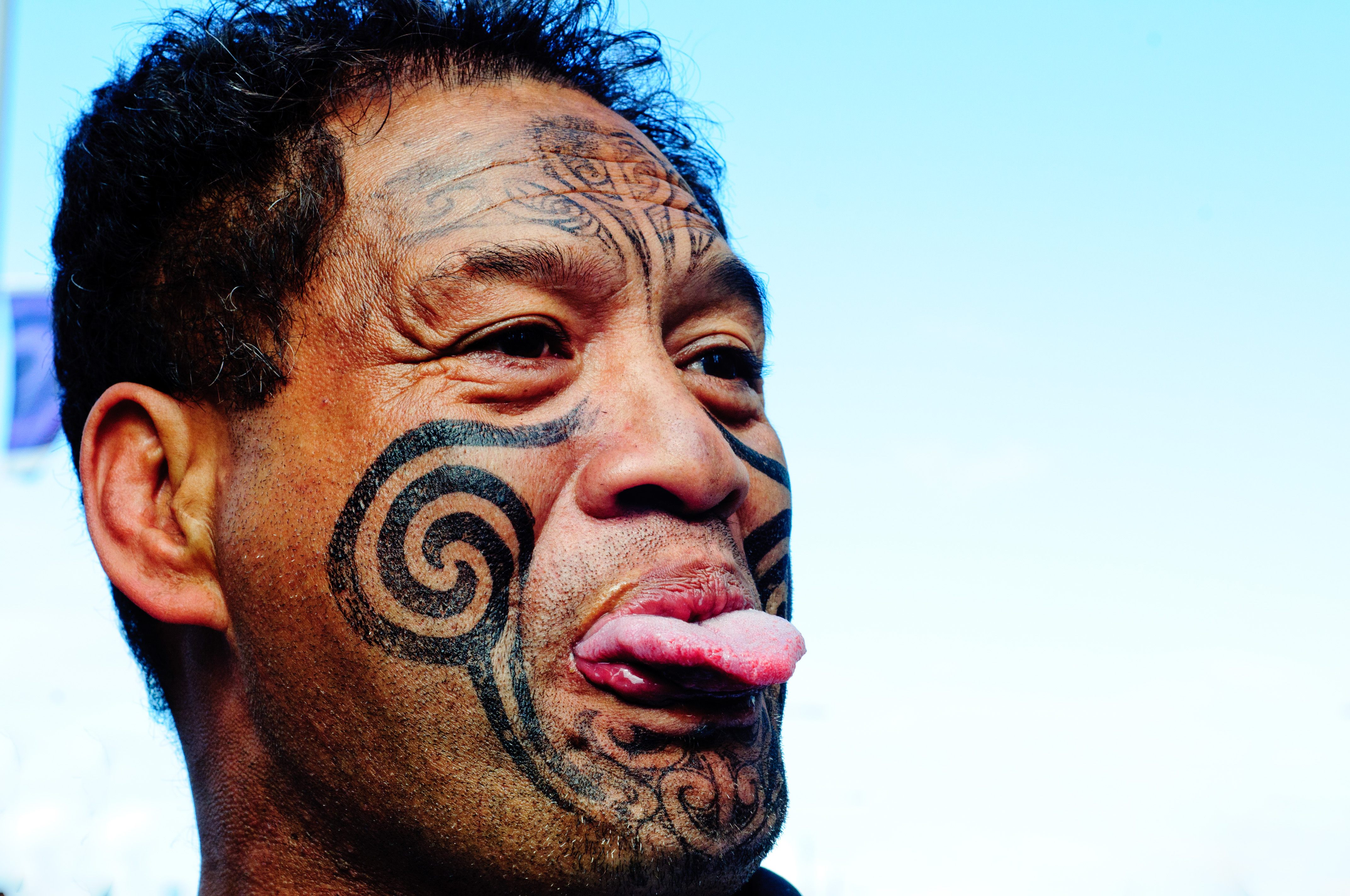 This man has painted a moko, the traditional Māori facial tattoo, onto his face. It's just one example of a Māori custom fading from use.