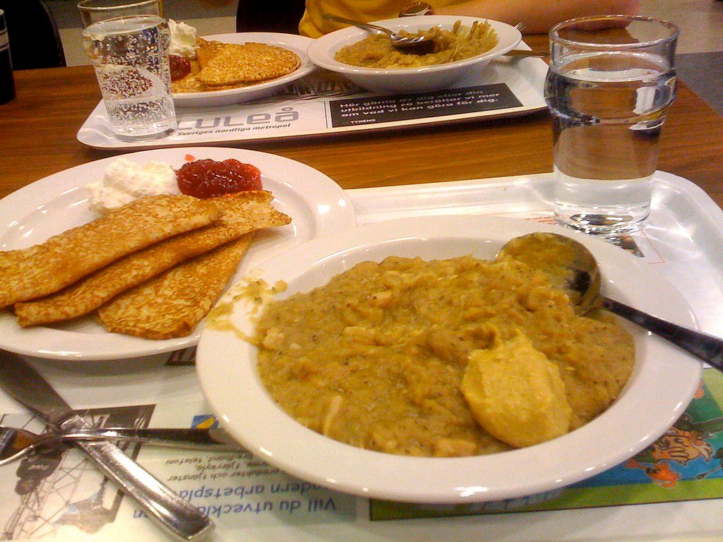 <em>Good old ärtsoppa och pannkakor.</em>