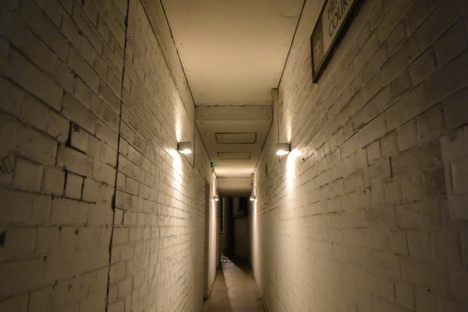The narrow alleyway off Fleet Street...