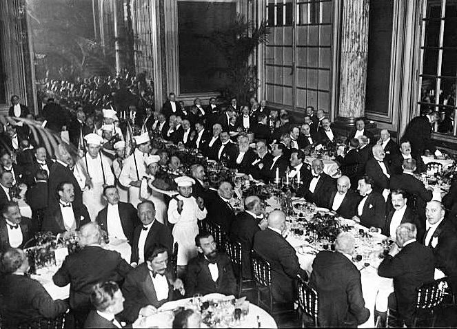 A Club des Cent dinner in 1923.