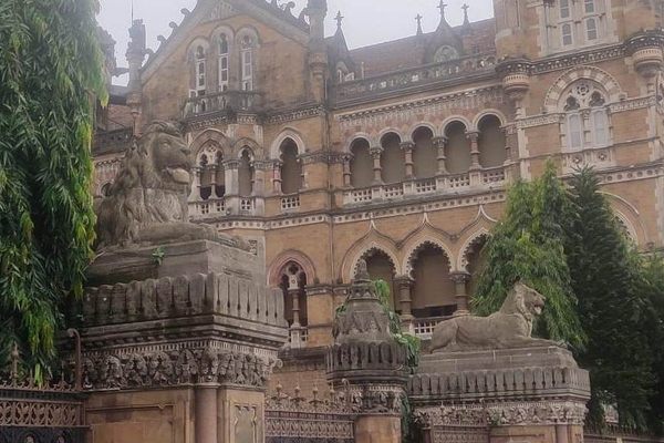 The Lion & Tiger Statues