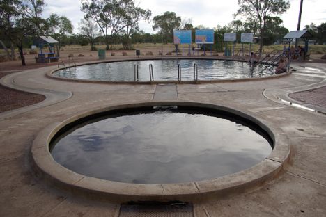 Lightning Ridge Baths