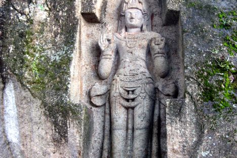Kushtarajagala Statue