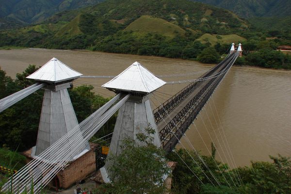 Puente de Occidente (Bridge of the West).