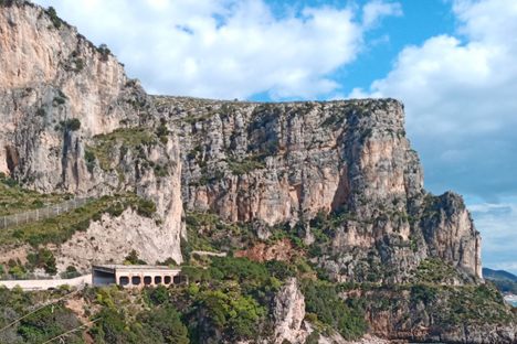 The modern Via Flacca set against the spectacular cliffs