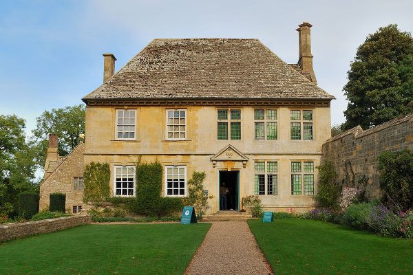 Snowshill Manor exterior.