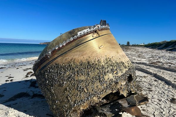 The mysterious metal cylinder on the shore of Western Australia.