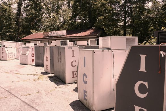 Ice Box Cemetery – Clayton, Georgia - Atlas Obscura