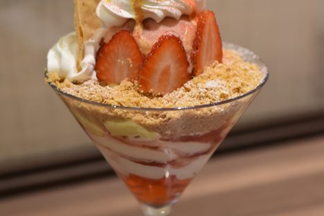 Strawberry pie custard parfait.