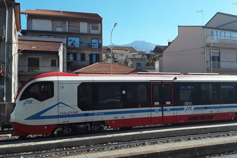 Volcano class DMU in front of the Etna volcano