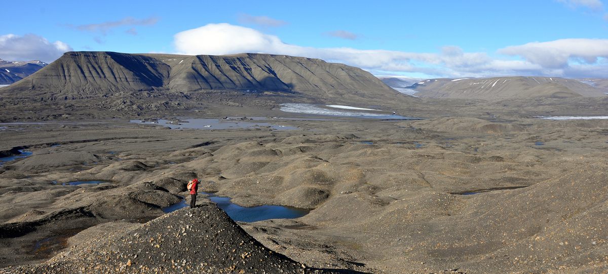 The Vikinghøgda Formation on Spitsbergen is where the earliest ichthyosaur remains were found.