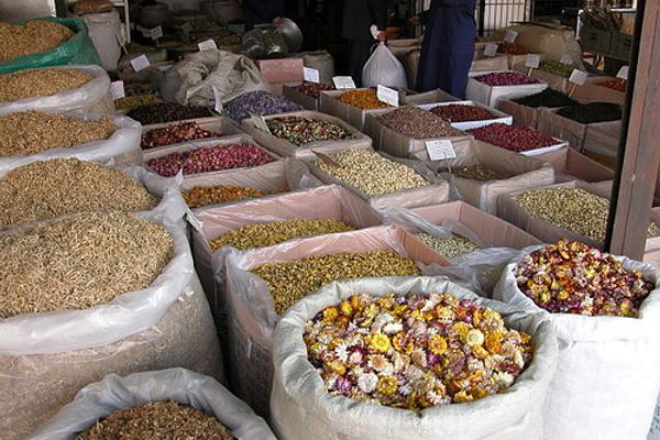 Many varieties of dried flowers.