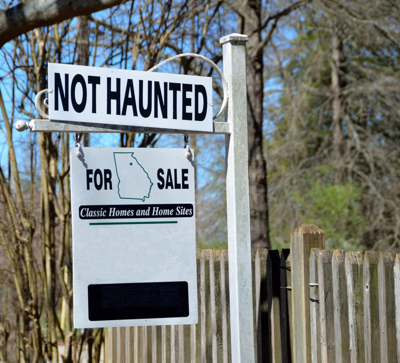 Selling a supposedly haunted home isn't as difficult as one might think.