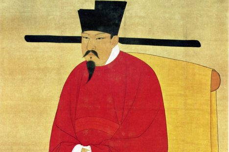 Detail of a painted silk scroll depicting Emperor Shenzong of the Song Dynasty, wearing a futou.