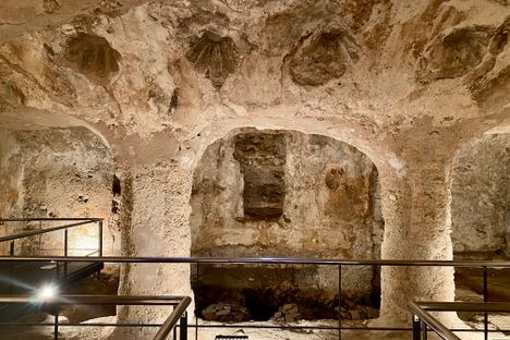 Arches in the Arab baths