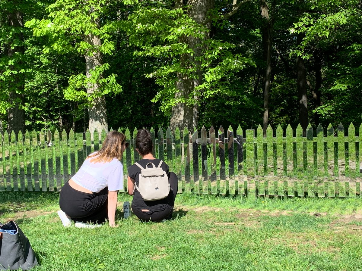 Alyson Shotz's <em>Mirror Fence</em>, 2003 (refabricated 2014), ©Alyson Shotz.