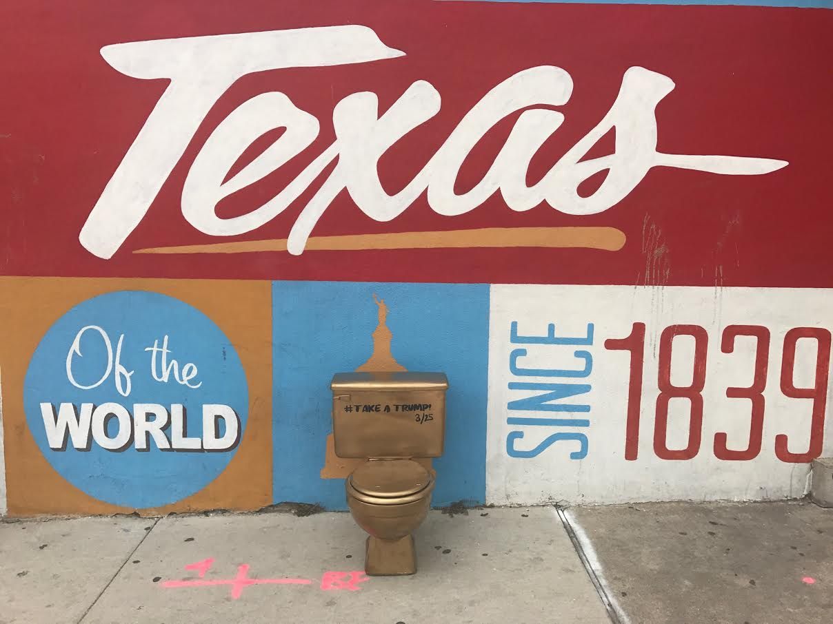 An Artfinksters toilet in Austin.