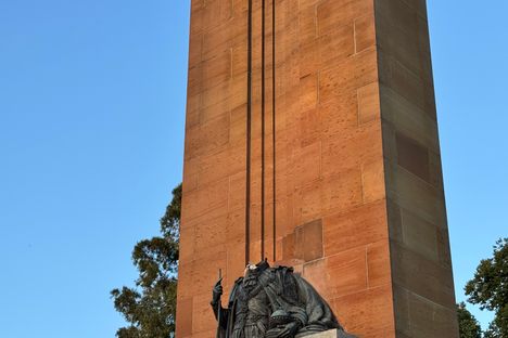King George V Monument 