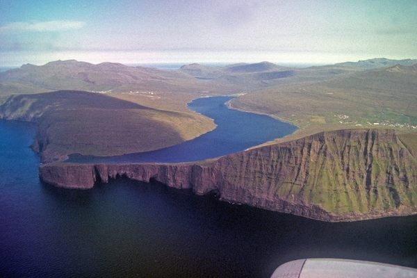 Lake Sørvágsvatn