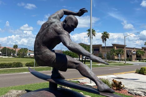 Kelly Slater Statue