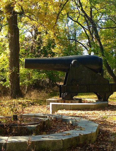 这些内战时期的枪支被安置在马里兰州的华盛顿堡。