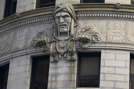 The Turk's Head adorning the third floor.