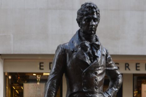 Beau Brummell statue.