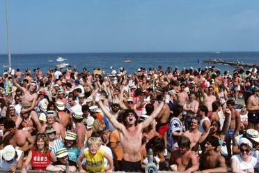 在艾斯拜瑞公园市,新泽西,夏天游客被称为“本尼。”On the southern Jersey shore, the same visitors are 