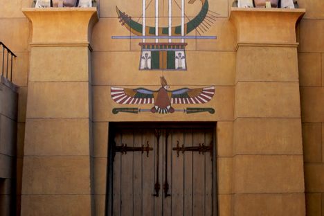 The soaring facade capitalized on the 1920s-era fascination with everything Egyptian.