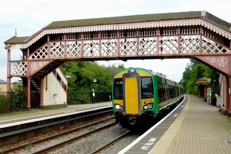 Wilmcote Railway Footbridge