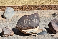 Human figures at Miculla Petroglyphs