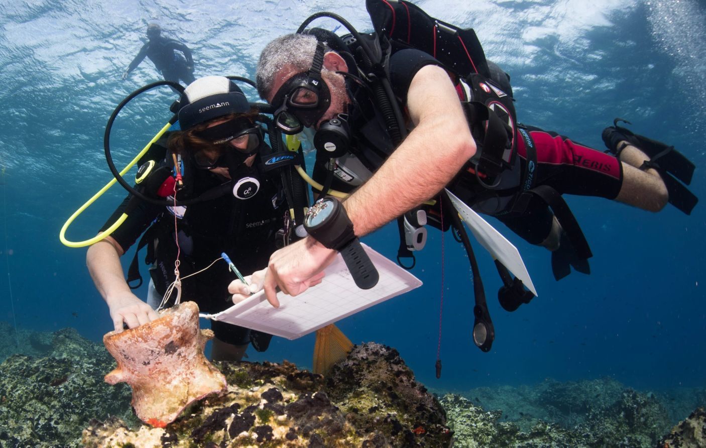 Researchers document a Roman amphora on a reef near the island of Naxos, Greece.