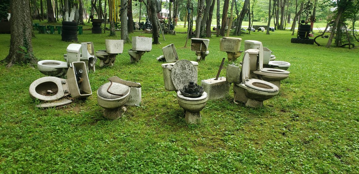 Throne Henge, Apple Valley's homage to its English counterpart, Stonehenge.