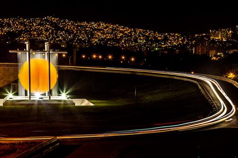 Esfera Caracas at night.