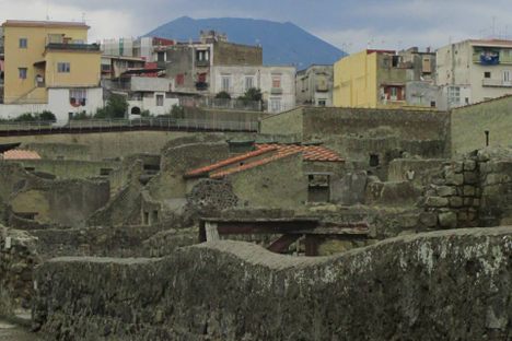 Ancient and modern Ercolano ... Vesuvius looms ...