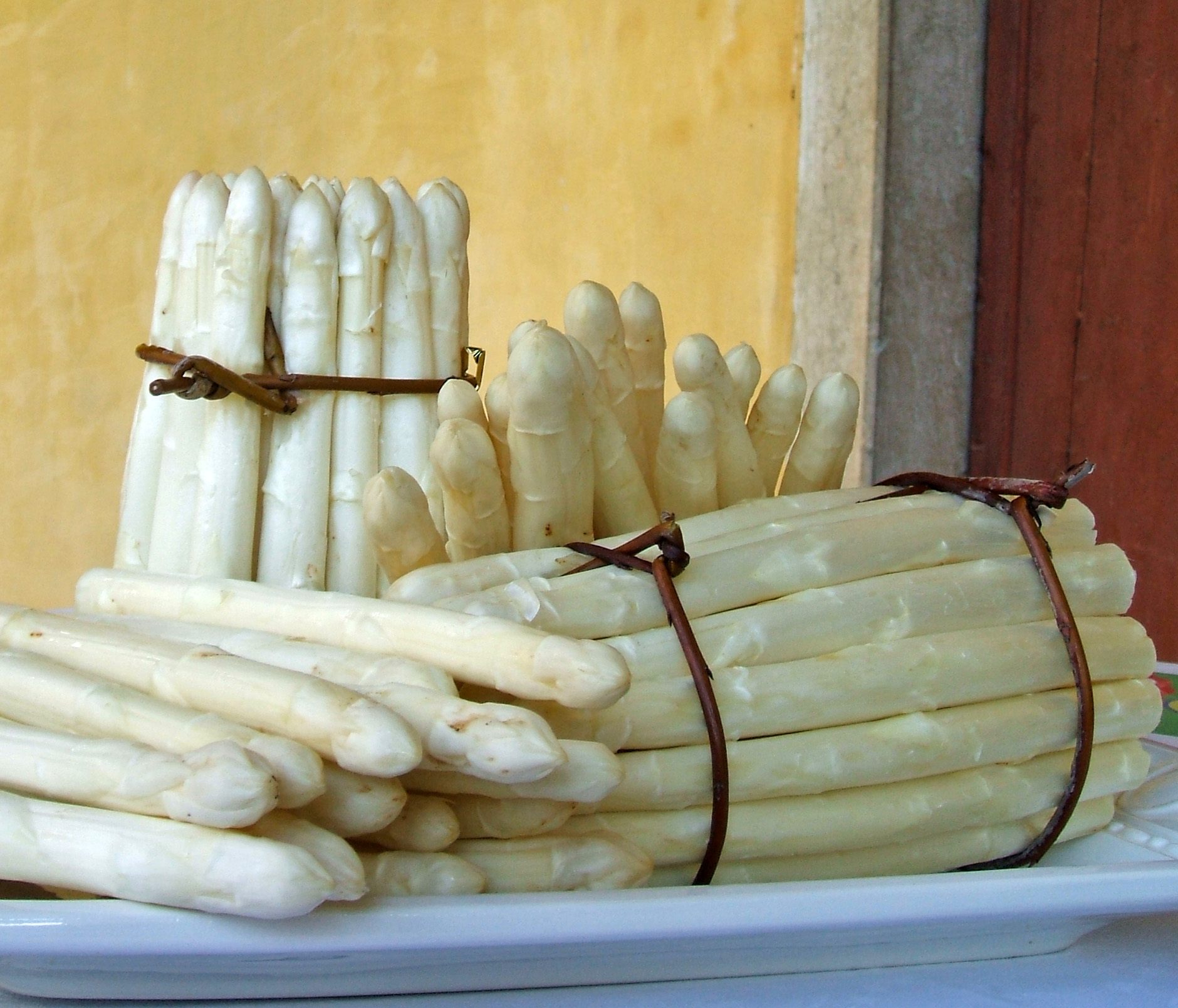 10 Street Foods UNDER $1 in Saigon, Vietnam video - Food Media and News -  Hungry Onion