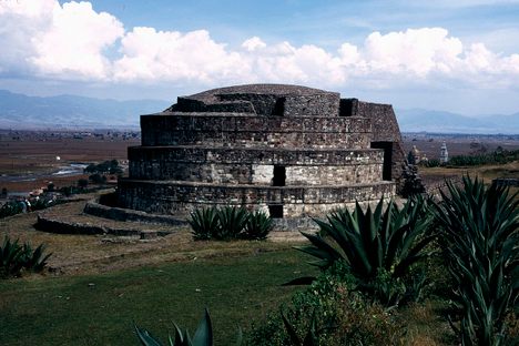 Round pyramid at Calixtlahuaca.