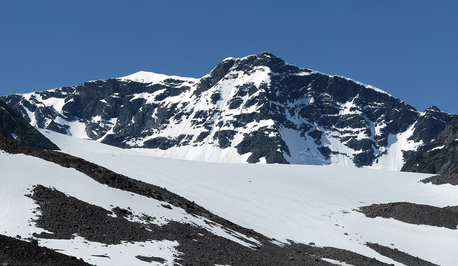 Kebnekaise's south (left) and north (right) peaks, photographed in 2014. The northern peak looks higher due to perspective, but now it actually is.