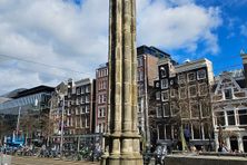 The restored column, known as the Mirakelkolom.